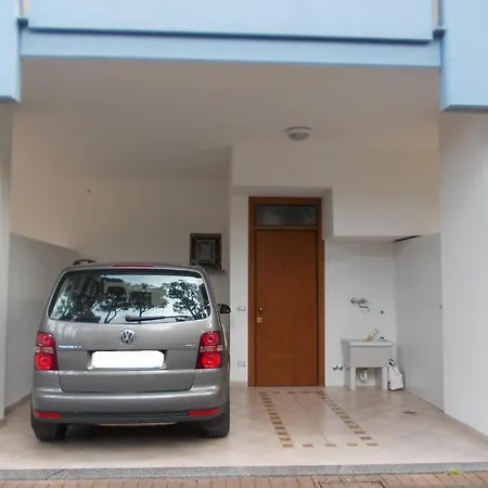 维拉吉奥马雷卢布公寓式酒店 假日公园 5*