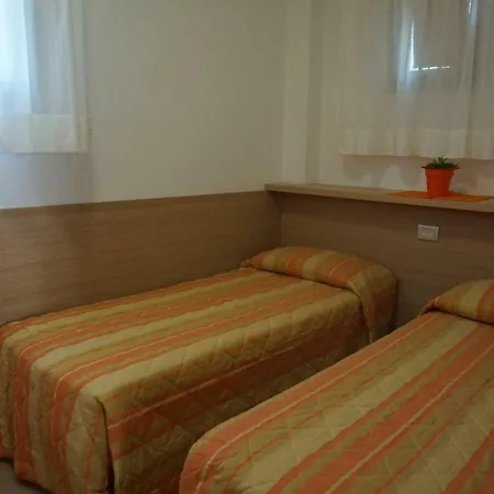 维拉吉奥马雷卢布公寓式酒店 5* 比比翁